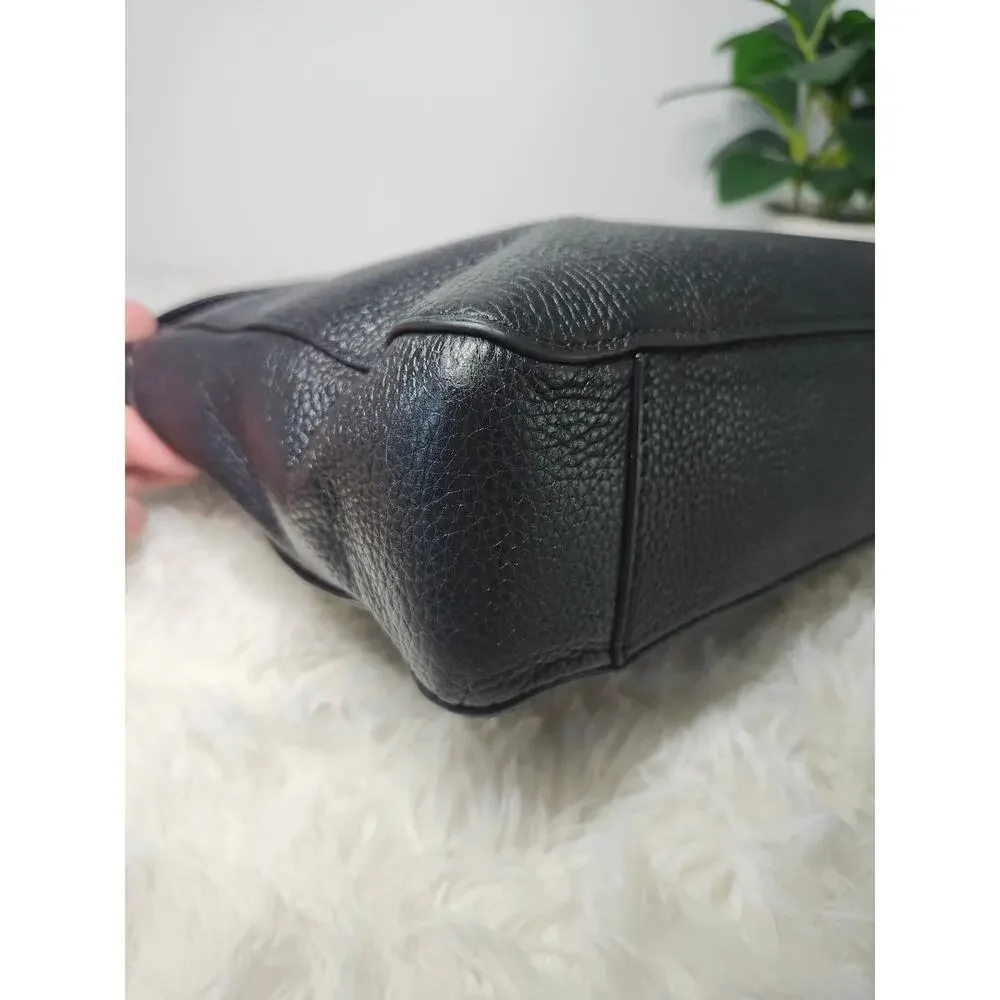 Michael Kors Crossbody Bag Black Leather Gold Minimalist Classic Pebbled